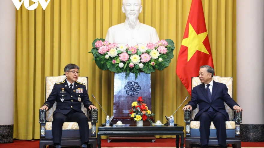 Top Vietnamese leader hosts Korea Coast Guard Commissioner General